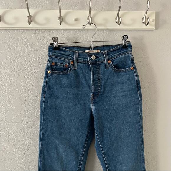 Levi's Wedgie High Rise Straight Leg Jeans - Picture 3 of 9
